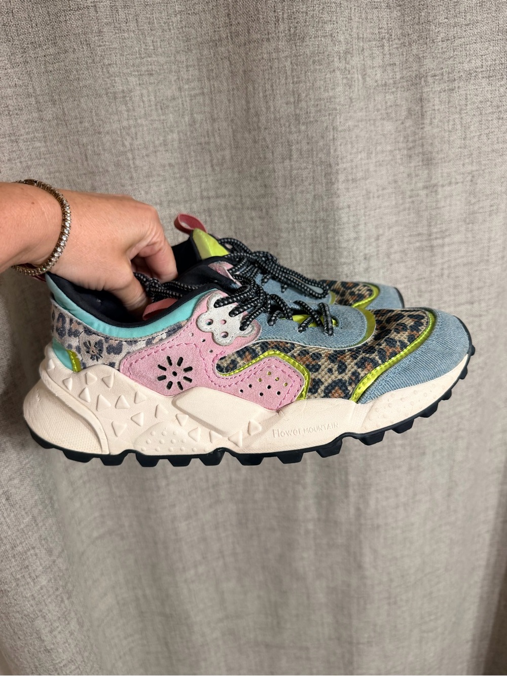 Women's Flower Mountain Multicolor Leopard Accent Fashion Sneakers - Pink & Blue
